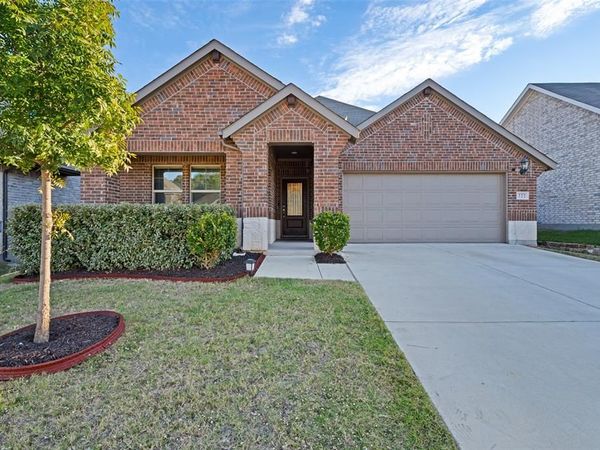 222 Luna Lane, Lake Dallas, TX 75065