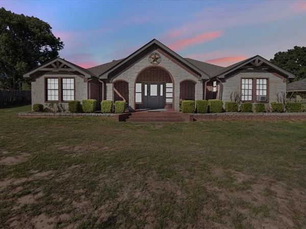 758 County Road 37 , Tyler, TX 75706