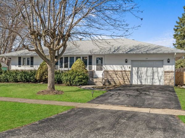 29 W Oak Street , Piper City, IL 60959