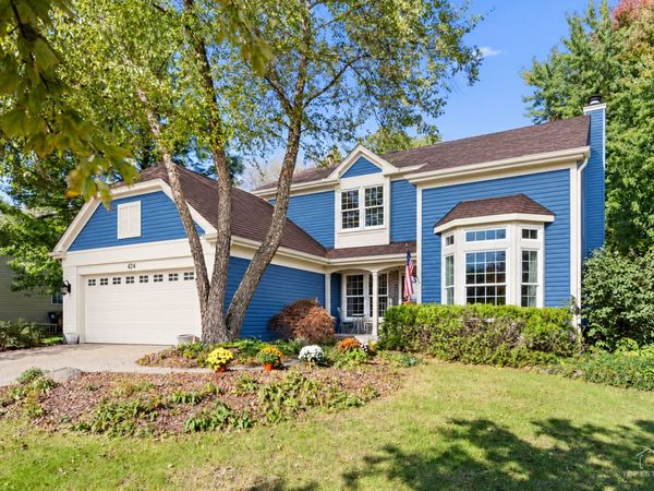 424 Harbor Drive , Carpentersville, IL 60110