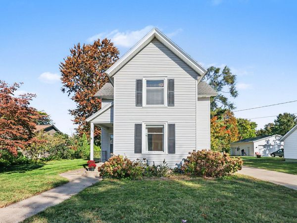 325 E Lincoln Avenue, Zeeland, MI 49464
