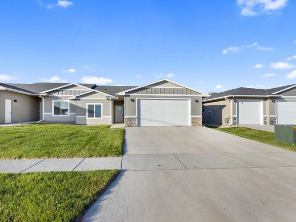 8008 E Marana St, Sioux Falls, SD 57110