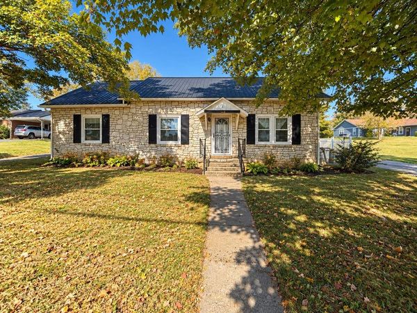 310 W Hiseville Main Street , Cave City, KY 42127