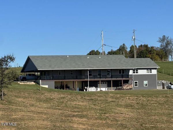 309 Oak Tree Drive, Nickelsville, VA 24271