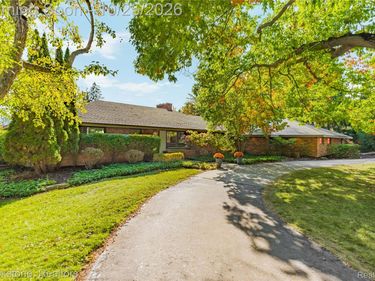 3845 Lincoln Road, Bloomfield Township, Mi 48301
