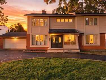 2110 Langham Drive, West Bloomfield Township, Mi 48323
