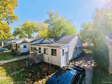 203 W Longfellow Avenue, Pontiac, Mi 48340