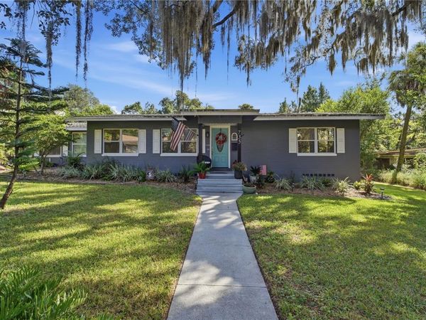 735 N SANS SOUCI AVENUE , DELAND, FL 32720