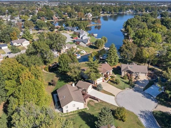 18 Clermont Court, Lake St Louis, MO 63367