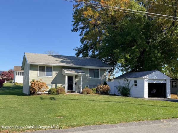 12 Charles Street, Hudson, NY 12534