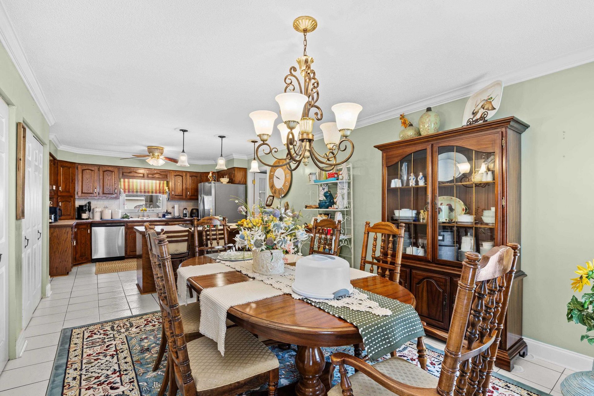 202 Greenleaf Circle  Photo 9