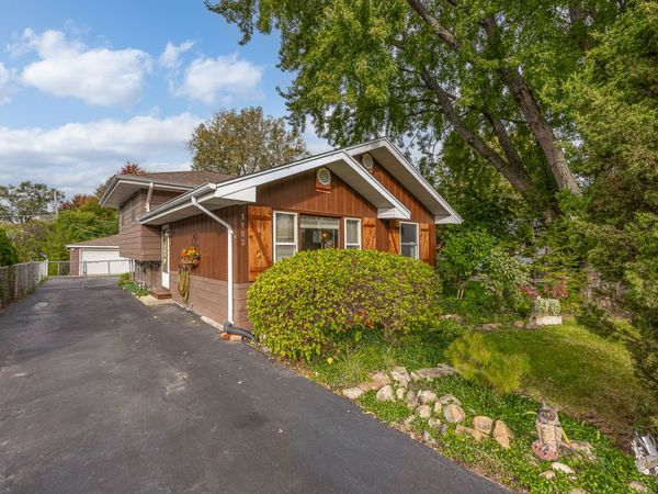3902 N Adams Street, Westmont, IL 60559