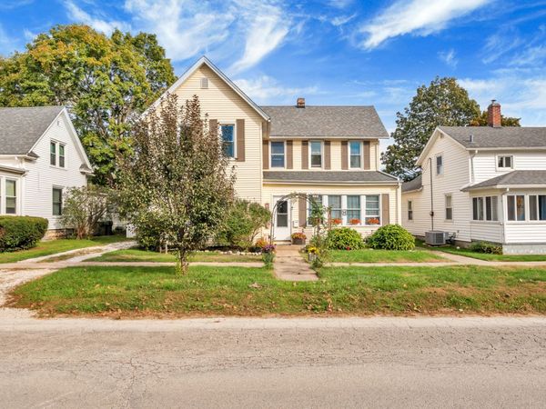 230 N College Avenue , Geneseo, IL 61254