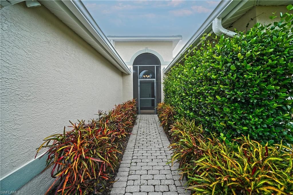 9201 Old Hickory Cir , Fort Myers, FL 33912 Photo