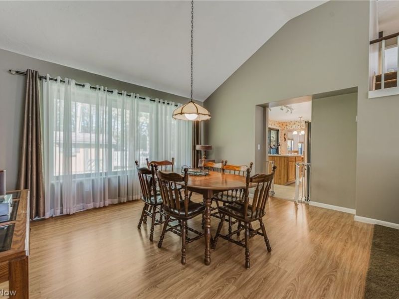 30882 Old Shore Drive, North Olmsted, OH 44070 Photo 12