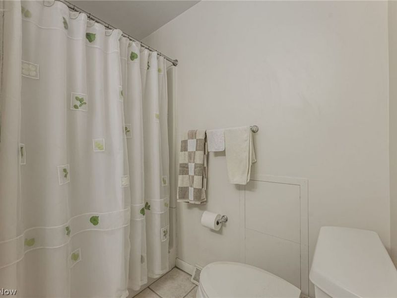 30882 Old Shore Drive , North Olmsted, OH 44070 Photo 32