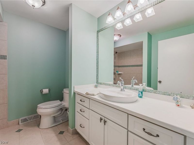 30882 Old Shore Drive, North Olmsted, OH 44070 Photo 34