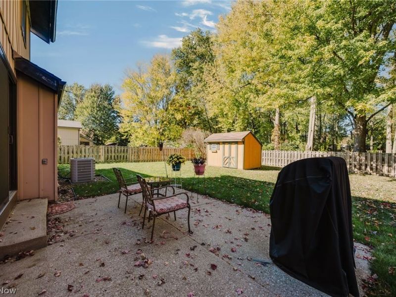 30882 Old Shore Drive, North Olmsted, OH 44070 Photo 4