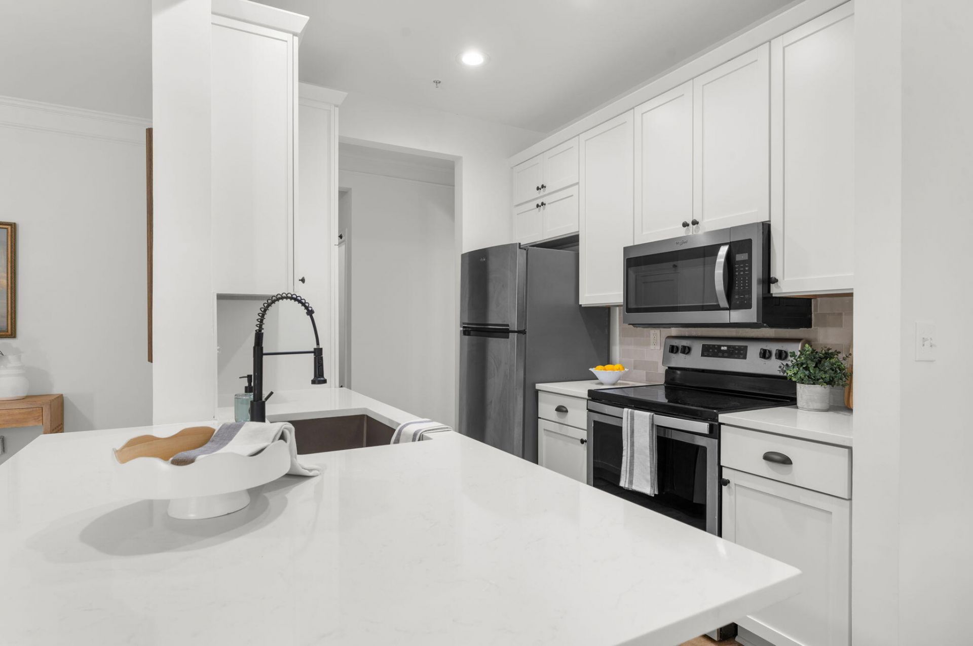 2012 Chatelain Way Photo 6