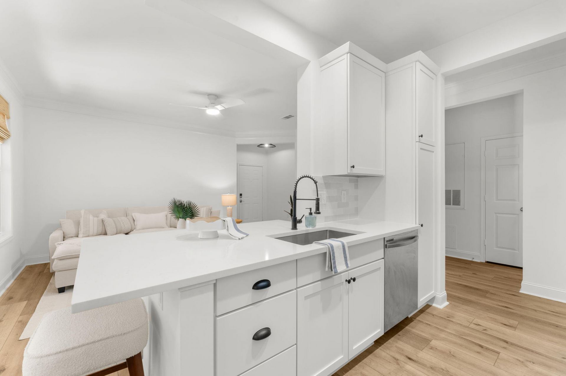 2012 Chatelain Way Photo 7