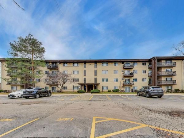 445 S Cleveland Avenue , Unit 302, Arlington Heights, IL 60005