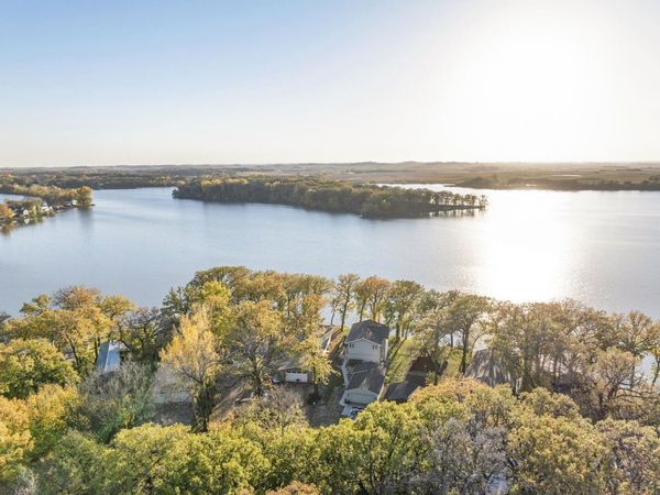 10115 237th Avenue , Spirit Lake, IA 51360