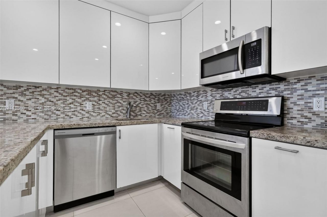12800 NE 11th Ave , Unit 4, North Miami, FL 33161 Photo