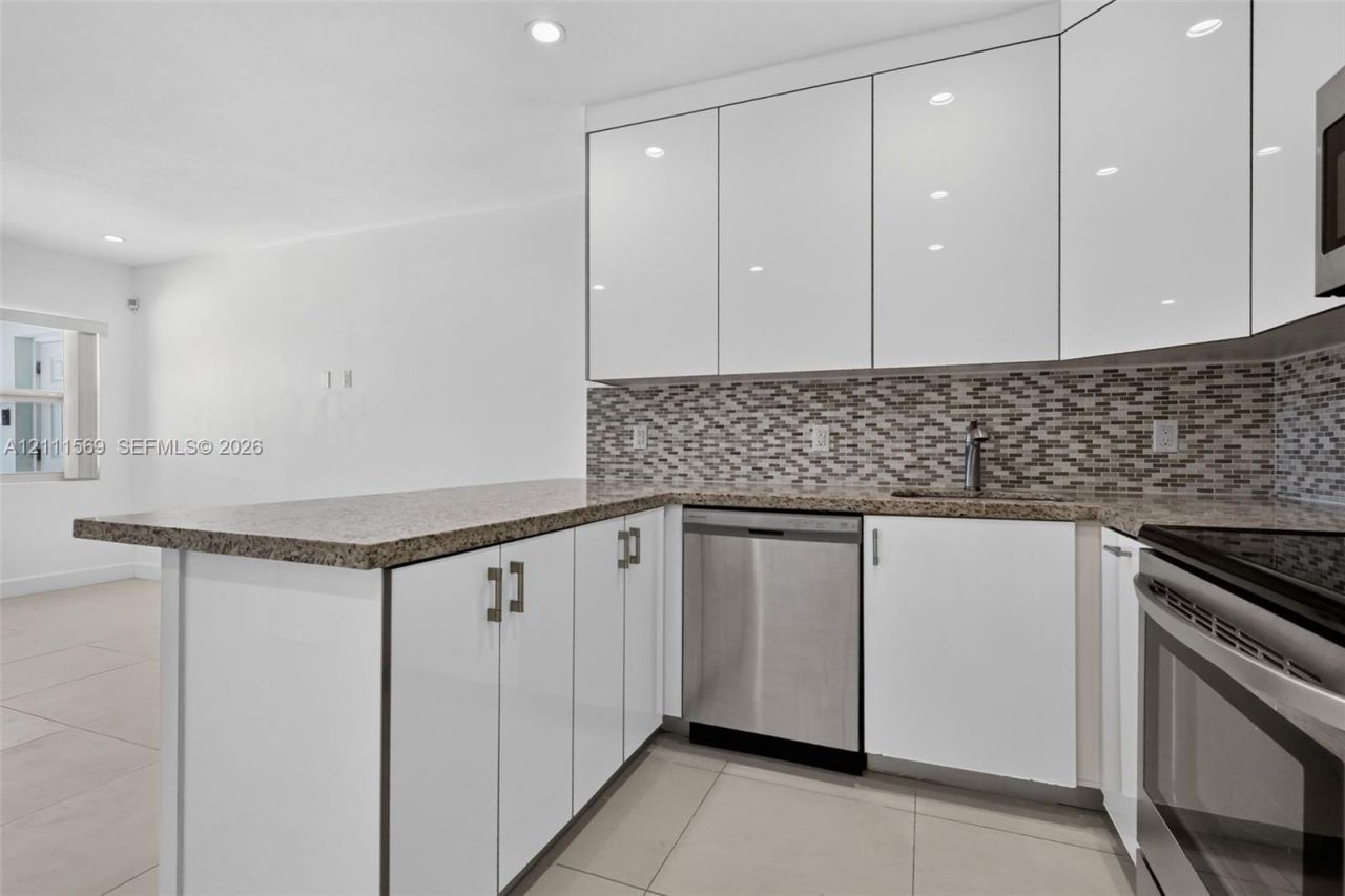 12800 NE 11th Ave , Unit 4, North Miami, FL 33161 Photo