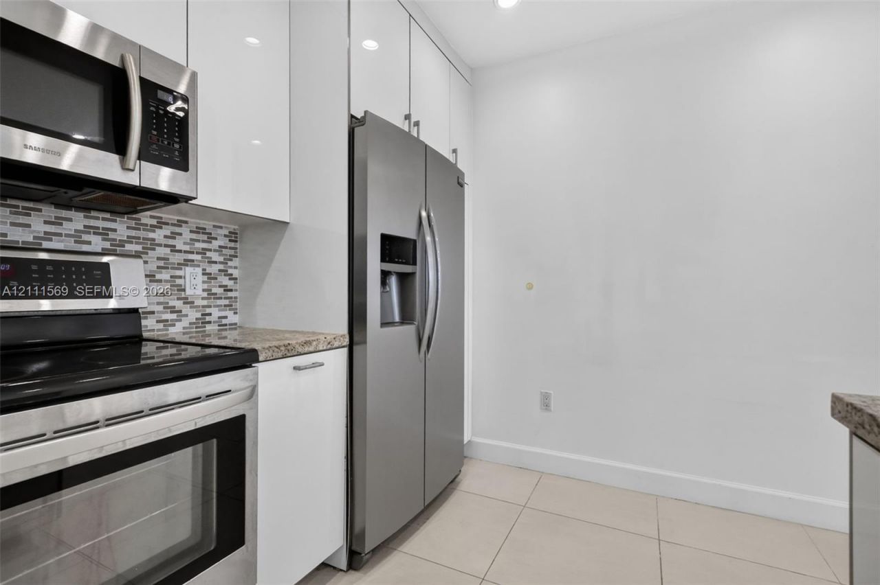 12800 NE 11th Ave , Unit 4, North Miami, FL 33161 Photo