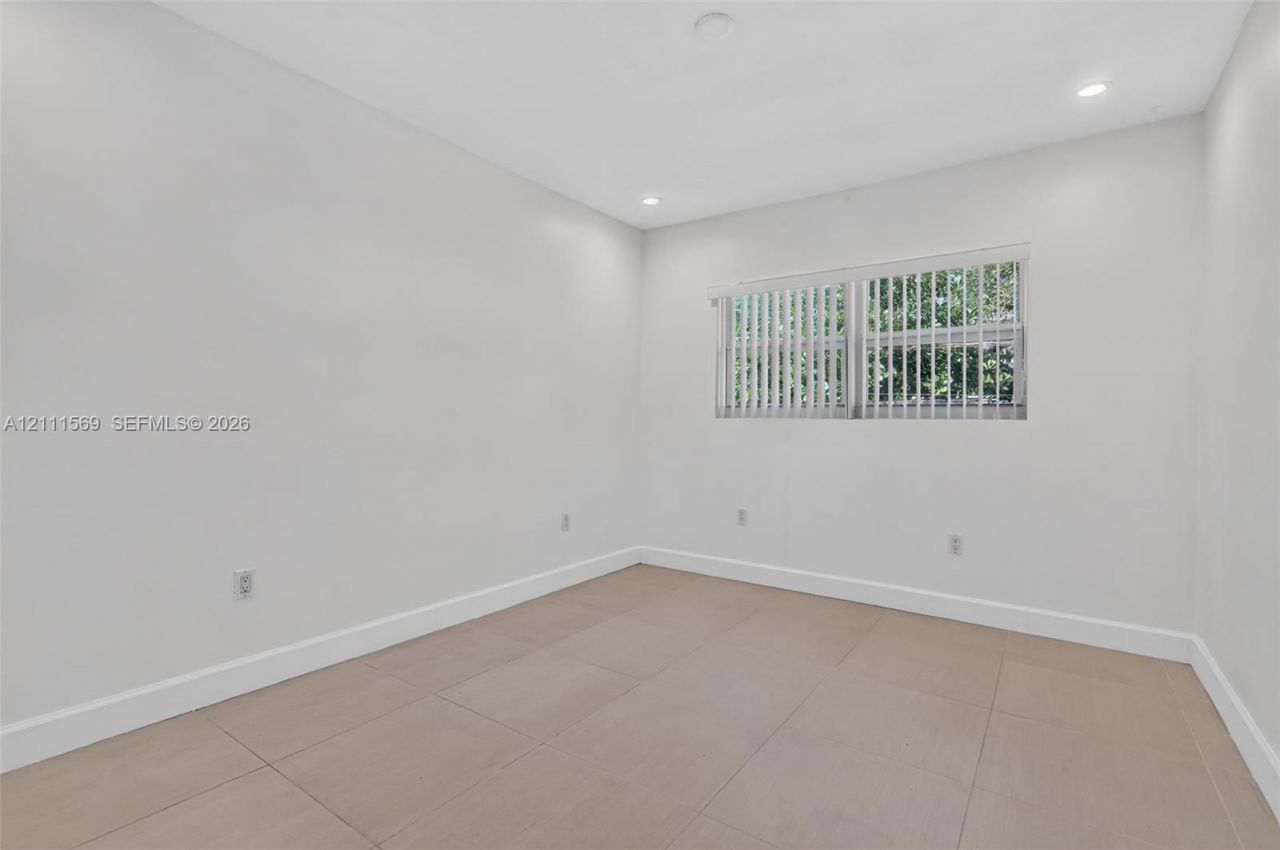 12800 NE 11th Ave , Unit 4, North Miami, FL 33161 Photo