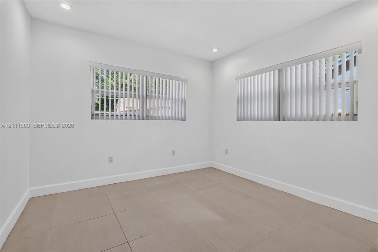 12800 NE 11th Ave , Unit 4, North Miami, FL 33161 Photo