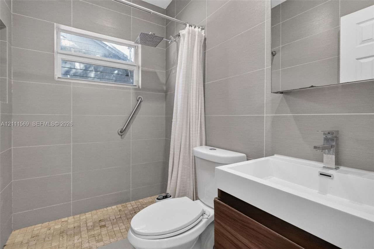 12800 NE 11th Ave , Unit 4, North Miami, FL 33161 Photo