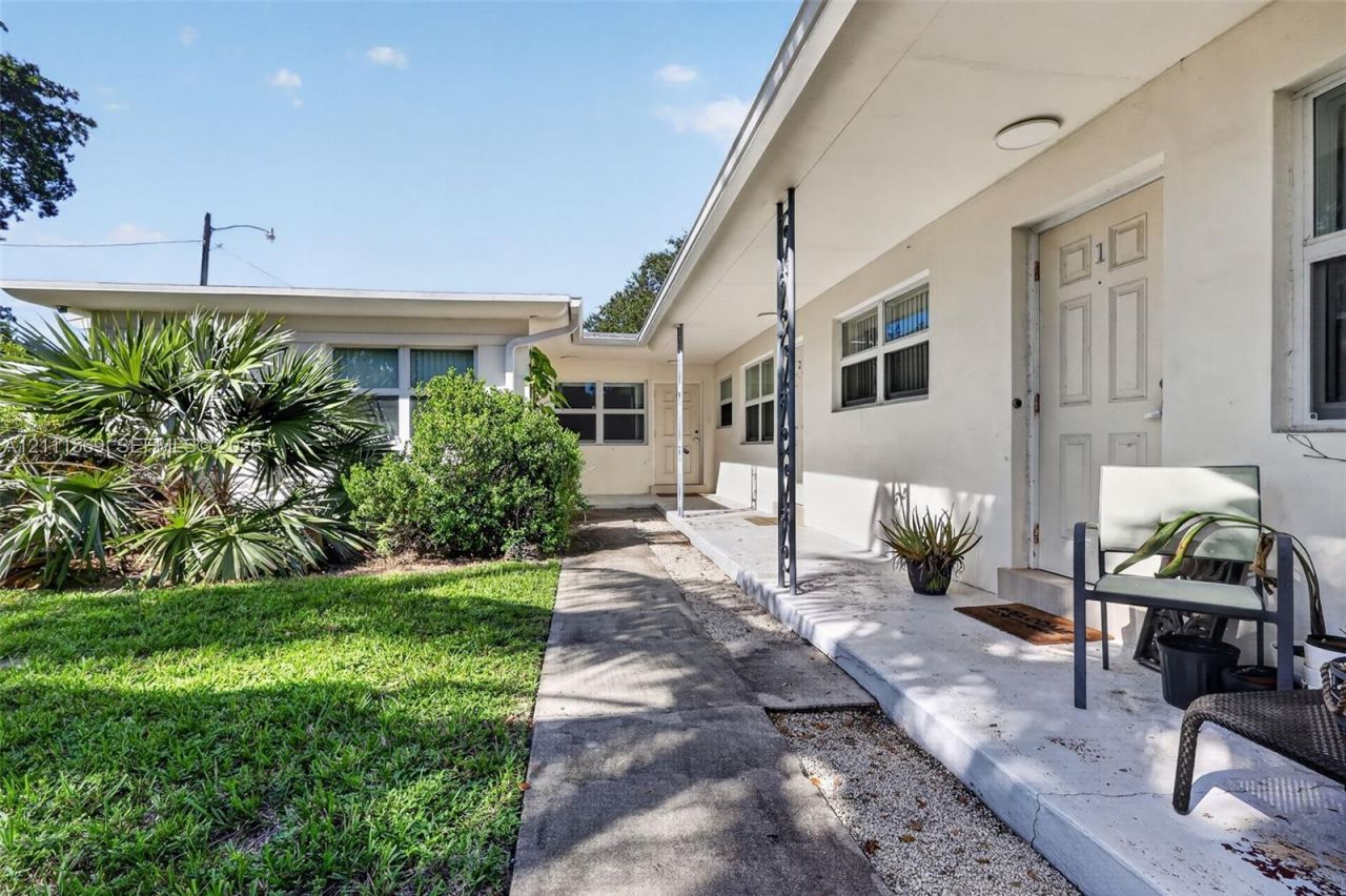 12800 NE 11th Ave , Unit 4, North Miami, FL 33161 Photo
