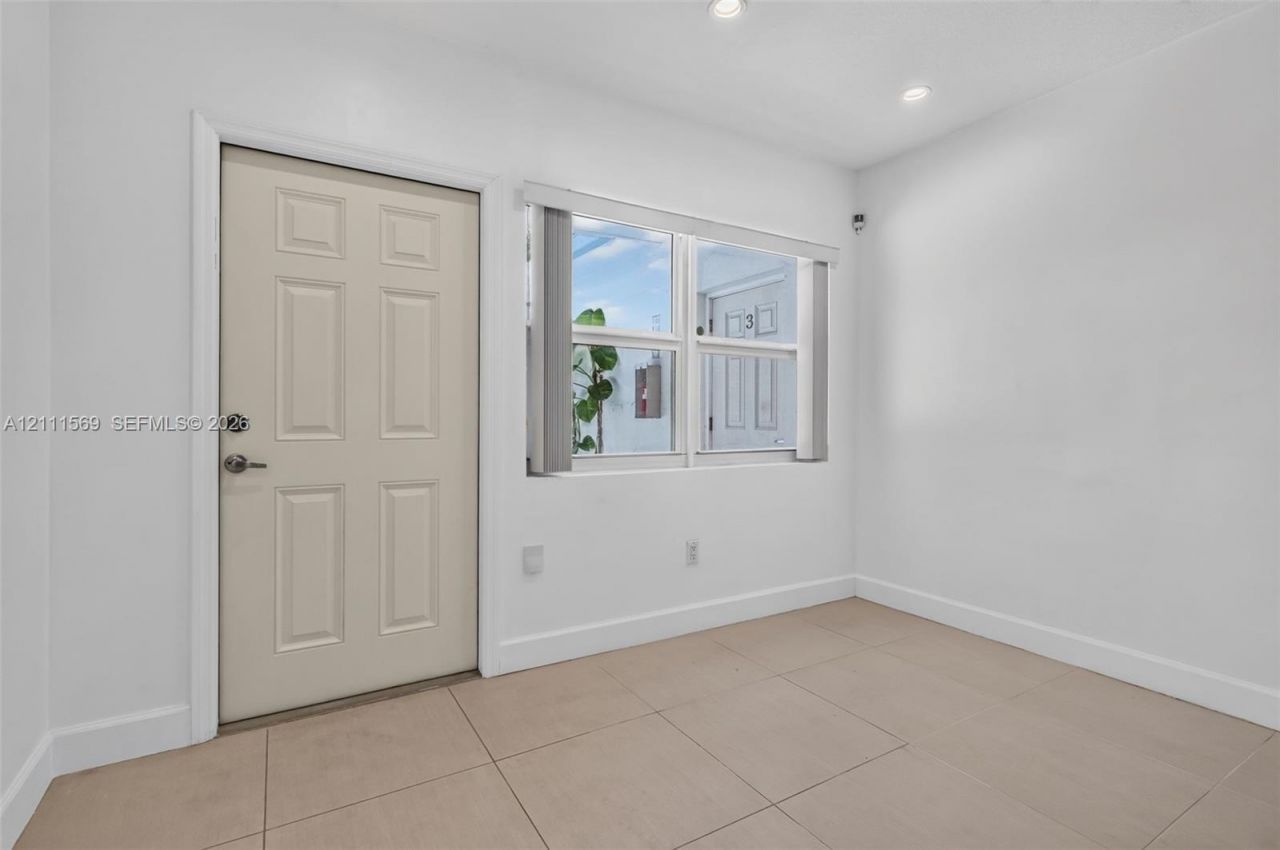 12800 NE 11th Ave , Unit 4, North Miami, FL 33161 Photo