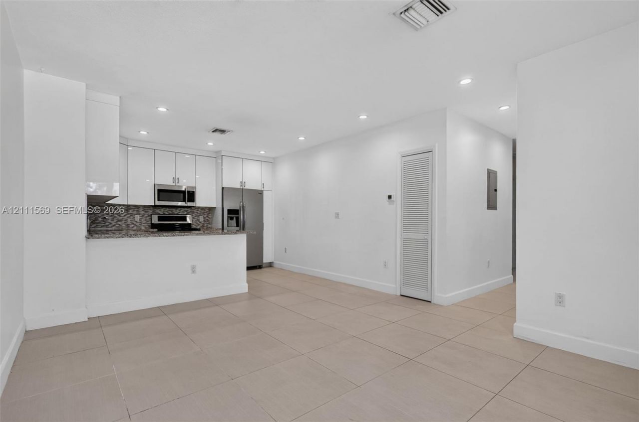 12800 NE 11th Ave , Unit 4, North Miami, FL 33161 Photo