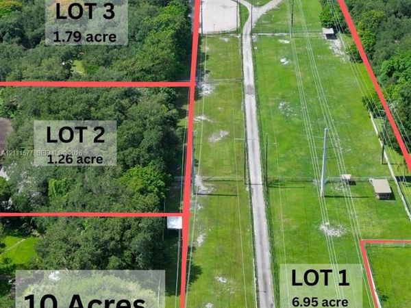 5511 Woodland Ln , Dania Beach, FL 33312