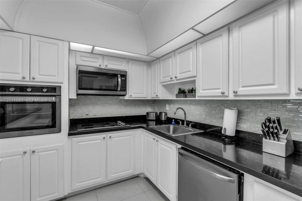 19370 Collins Ave , Unit 1516, Sunny Isles Beach, FL 33160 Photo