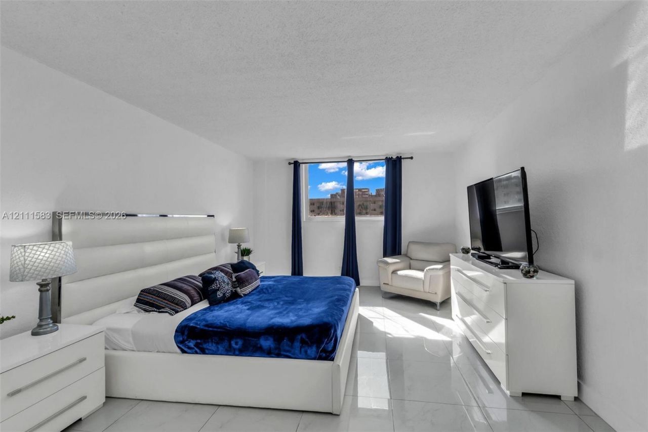 19370 Collins Ave , Unit 1516, Sunny Isles Beach, FL 33160 Photo