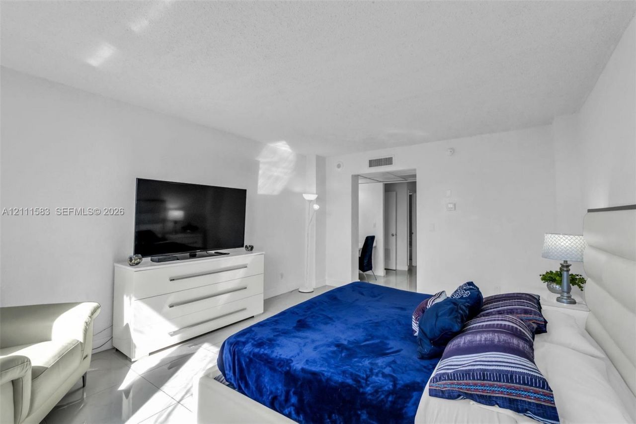 19370 Collins Ave , Unit 1516, Sunny Isles Beach, FL 33160 Photo