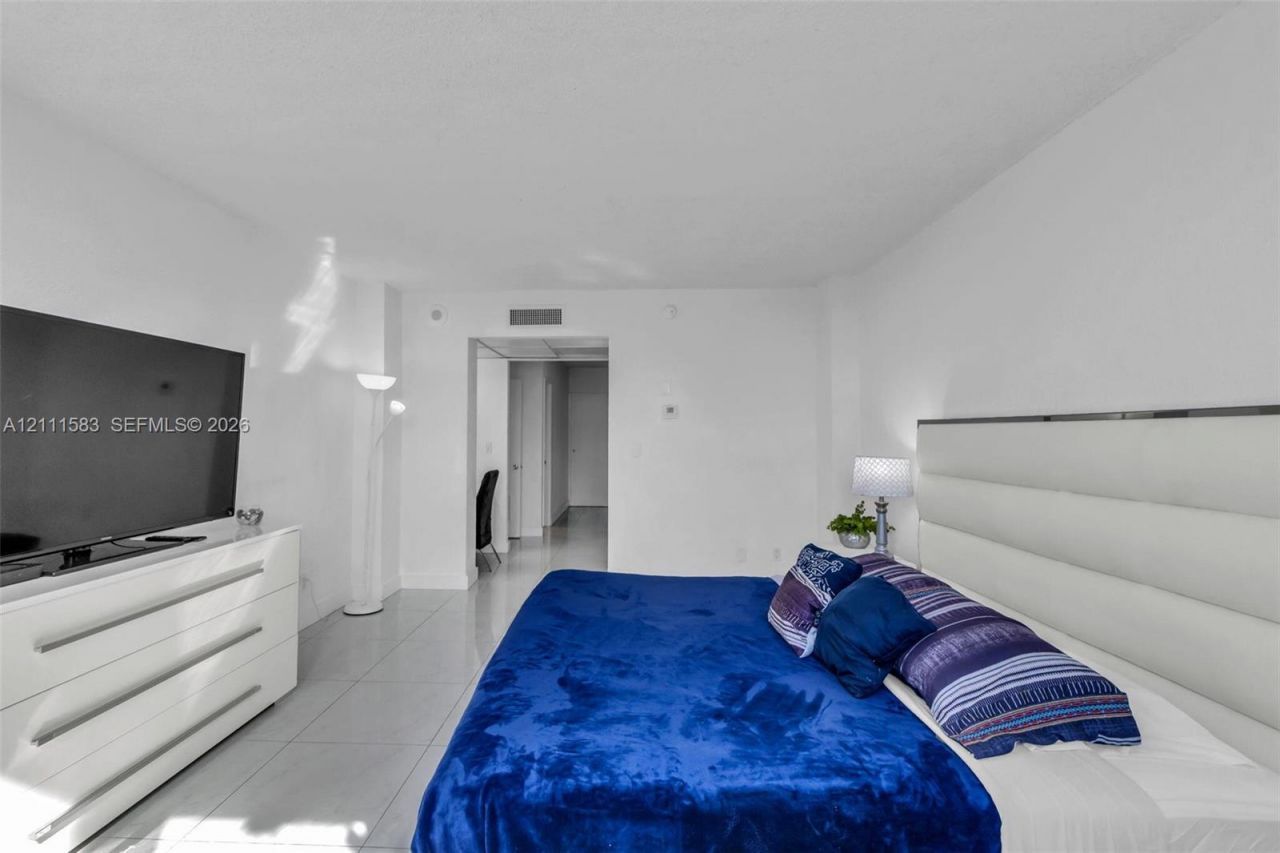 19370 Collins Ave , Unit 1516, Sunny Isles Beach, FL 33160 Photo
