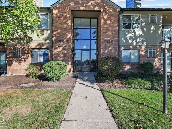 4311 Village Parkway Circle W, Unit 2, Indianapolis, IN 46254