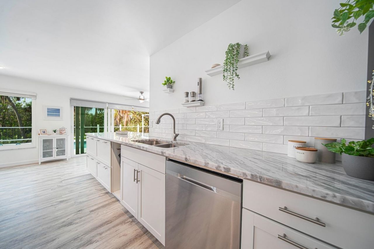 4639 Brainard Bayou Rd, Sanibel, FL 33957 Photo