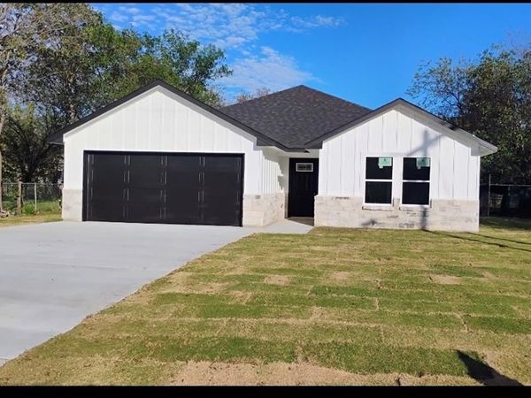 415 SE 5th Avenue SE, Mineral Wells, TX 76067