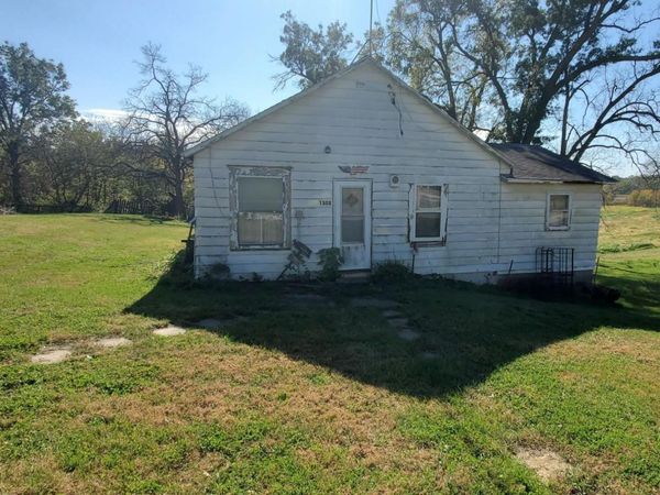 1302 York Avenue, Chariton, IA 50049