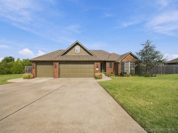 213 W 53rd Street, Sand Springs, OK 74063
