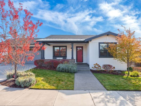 4642 SW Yew Leaf Court, Redmond, OR 97756