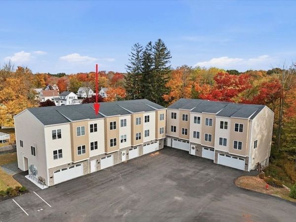 20 Dyer St, Unit 20, Rockland, MA 02370