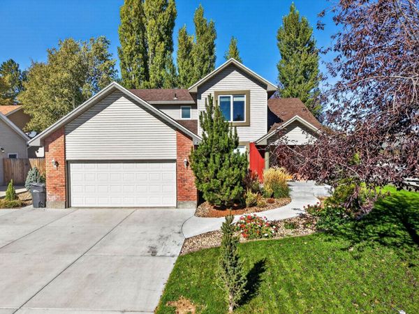 915 Summerfield Drive, Idaho Falls, ID 83404