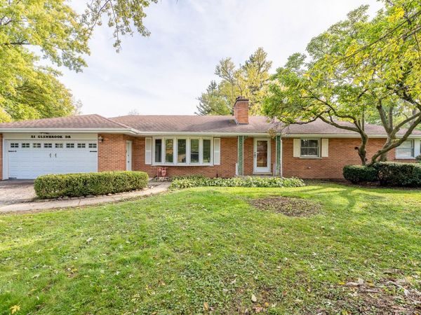 21 Glenbrook Drive, Prospect Heights, IL 60070