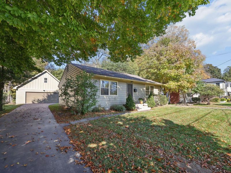 324 E Maple Street, Granville, OH 43023 Photo 3